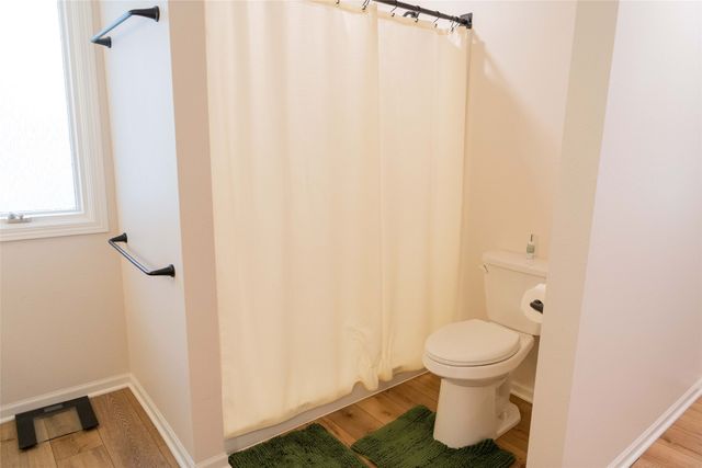 1262 Iowa Street, Pella, IA 50219