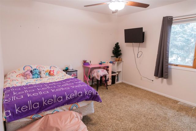 1262 Iowa Street, Pella, IA 50219