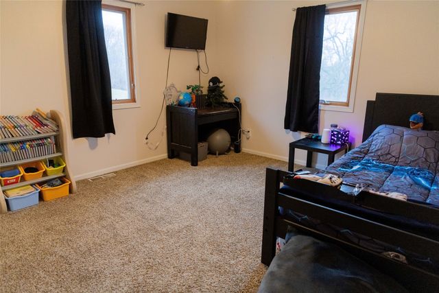 1262 Iowa Street, Pella, IA 50219