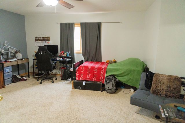 1262 Iowa Street, Pella, IA 50219