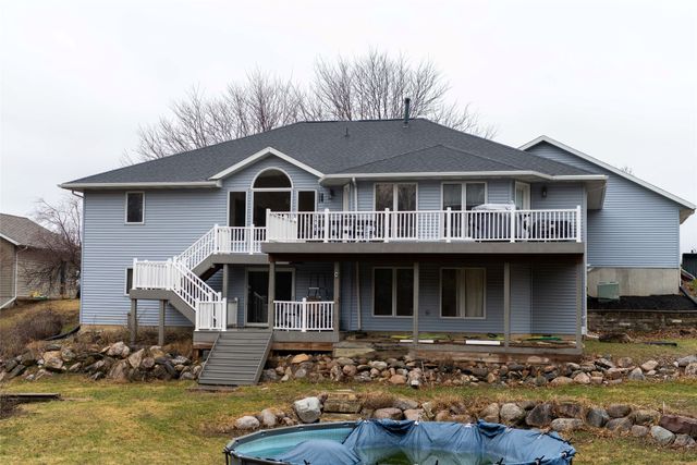 1262 Iowa Street, Pella, IA 50219