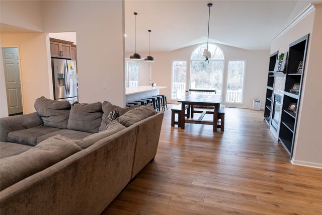 1262 Iowa Street, Pella, IA 50219