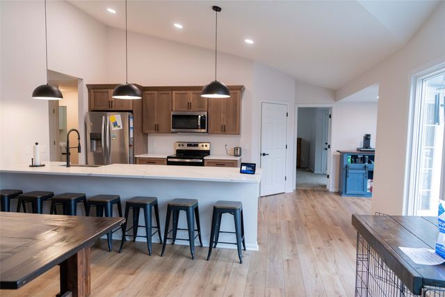 1262 Iowa Street, Pella, IA 50219