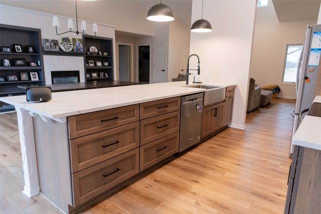 1262 Iowa Street, Pella, IA 50219