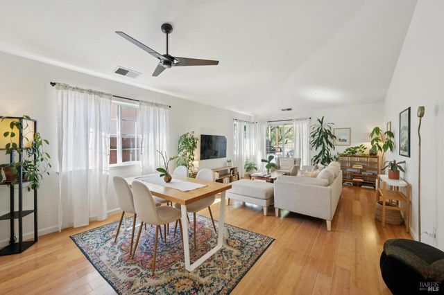 313 Portofino Way, Cloverdale, CA 95425