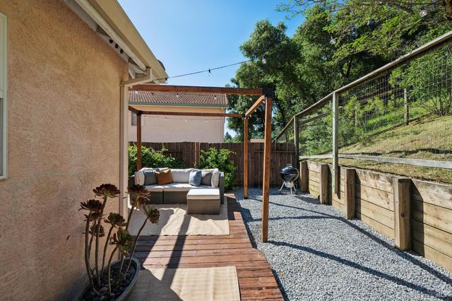 313 Portofino Way, Cloverdale, CA 95425