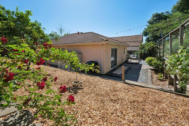 313 Portofino Way, Cloverdale, CA 95425