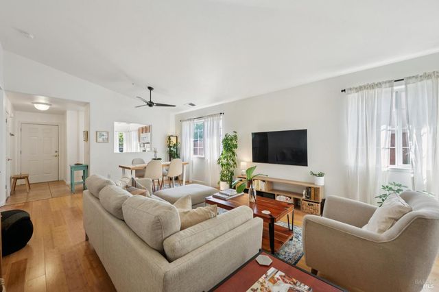 313 Portofino Way, Cloverdale, CA 95425