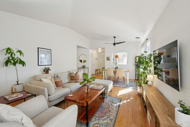 313 Portofino Way, Cloverdale, CA 95425