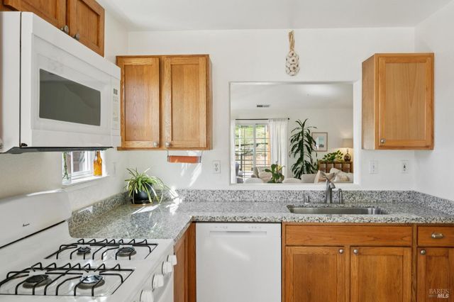 313 Portofino Way, Cloverdale, CA 95425