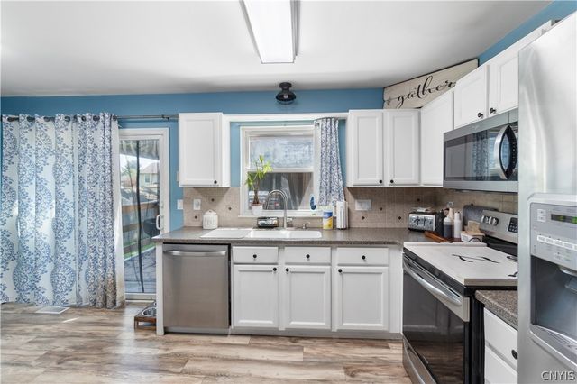 8193 Rizzo Drive, Clay, NY 13041