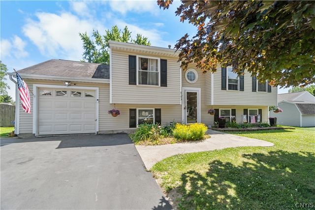 8193 Rizzo Drive, Clay, NY 13041