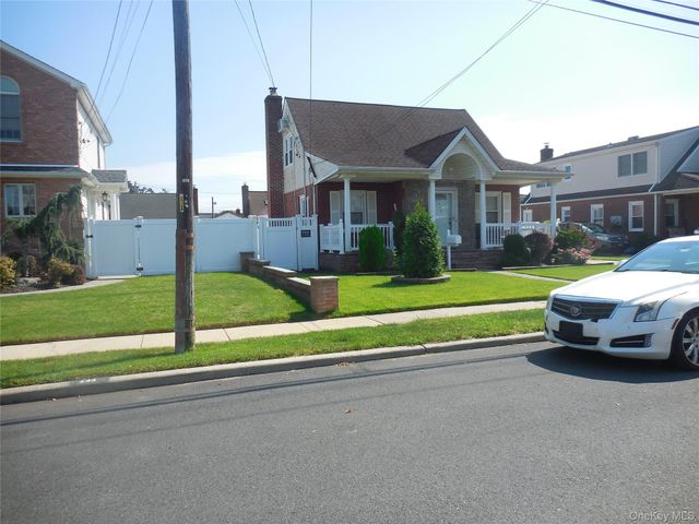 149 Rule Street, Franklin Square, NY 11010