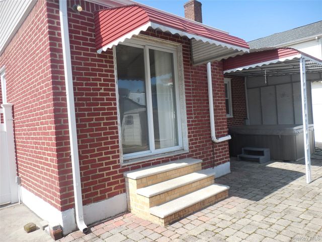 149 Rule Street, Franklin Square, NY 11010