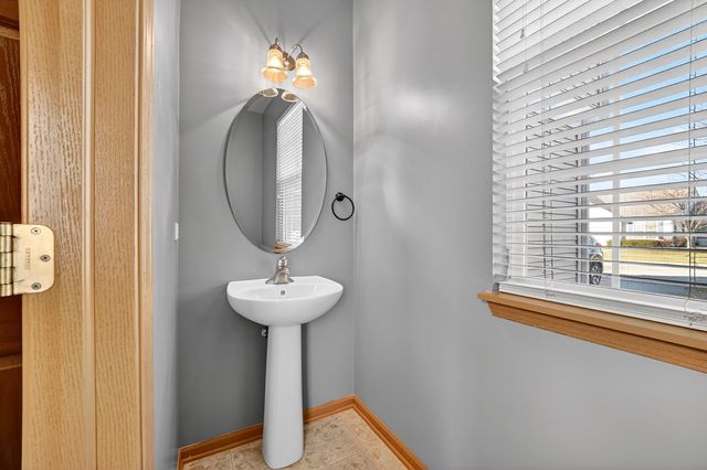 1492 Waterside Drive 1, Dekalb, IL 60115