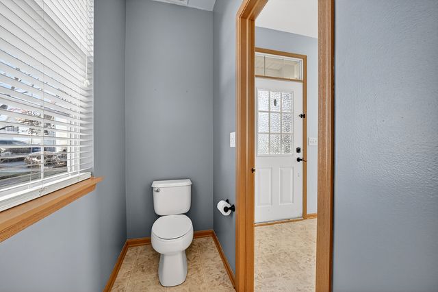 1492 Waterside Drive 1, Dekalb, IL 60115