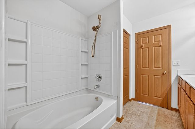 1492 Waterside Drive 1, Dekalb, IL 60115