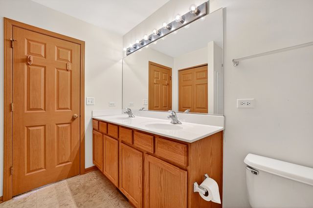 1492 Waterside Drive 1, Dekalb, IL 60115