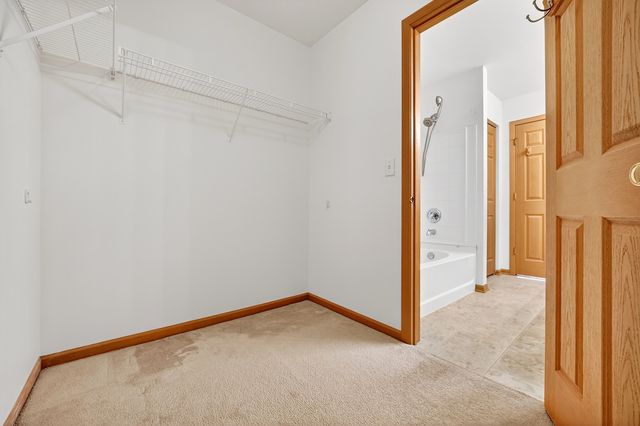 1492 Waterside Drive 1, Dekalb, IL 60115