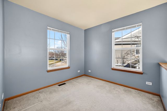 1492 Waterside Drive 1, Dekalb, IL 60115