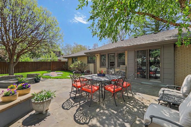 6512 E Murdock Ave, Wichita, KS 67206
