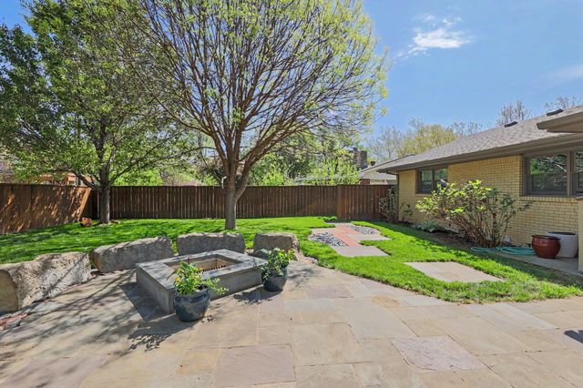 6512 E Murdock Ave, Wichita, KS 67206