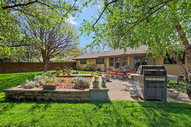 6512 E Murdock Ave, Wichita, KS 67206