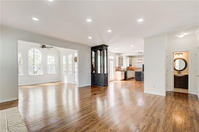 4910 Red Robin Ridge, Johns Creek, GA 30022