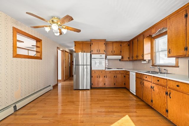 105 Columbia Rd, Lowell, MA 01854