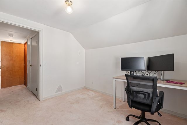 105 Columbia Rd, Lowell, MA 01854