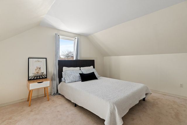 105 Columbia Rd, Lowell, MA 01854