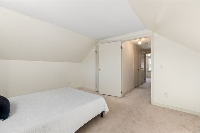 105 Columbia Rd, Lowell, MA 01854