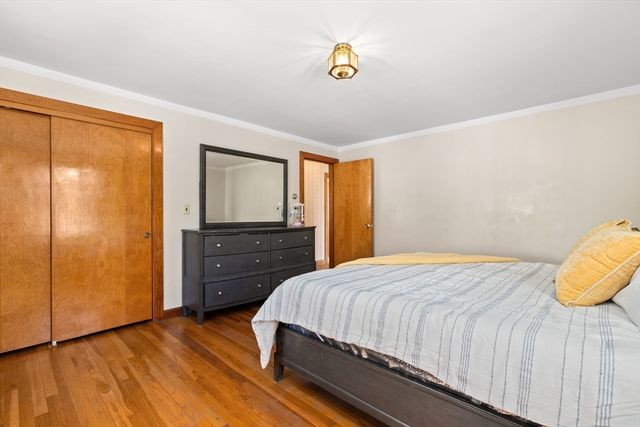 105 Columbia Rd, Lowell, MA 01854