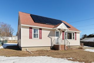 105 Columbia Rd, Lowell, MA 01854