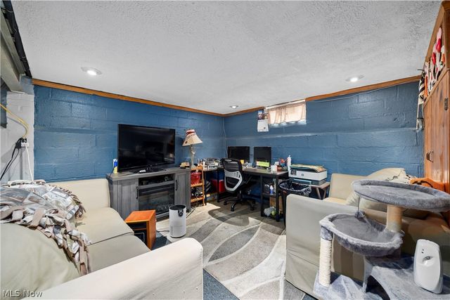 3419 Maplecrest Avenue, Parma, OH 44134