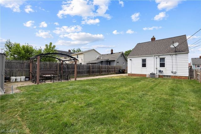 3419 Maplecrest Avenue, Parma, OH 44134