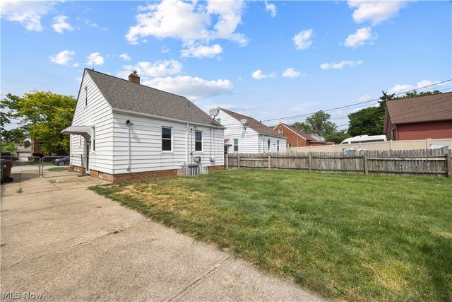 3419 Maplecrest Avenue, Parma, OH 44134