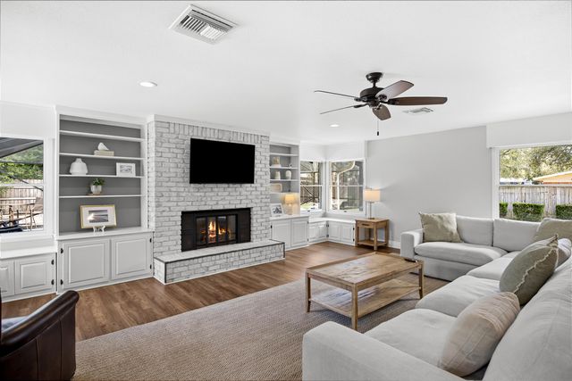 15 NE Wedgewood Lane, Fort Walton Beach, FL 32547