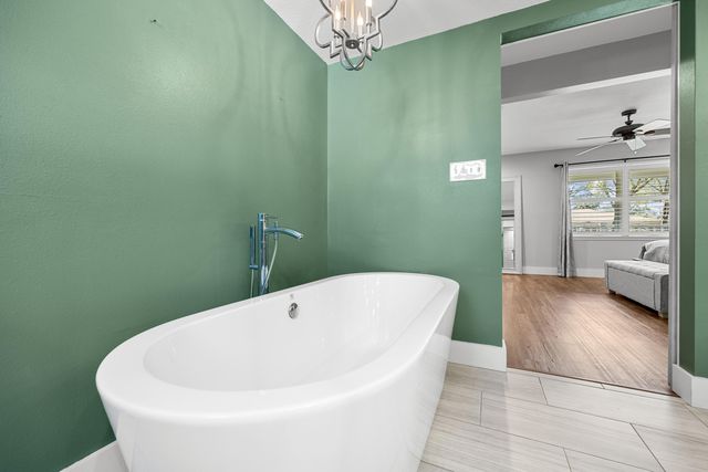 15 NE Wedgewood Lane, Fort Walton Beach, FL 32547