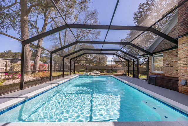 15 NE Wedgewood Lane, Fort Walton Beach, FL 32547