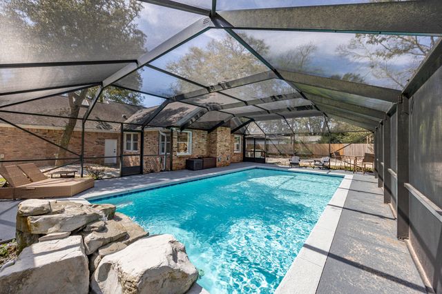 15 NE Wedgewood Lane, Fort Walton Beach, FL 32547