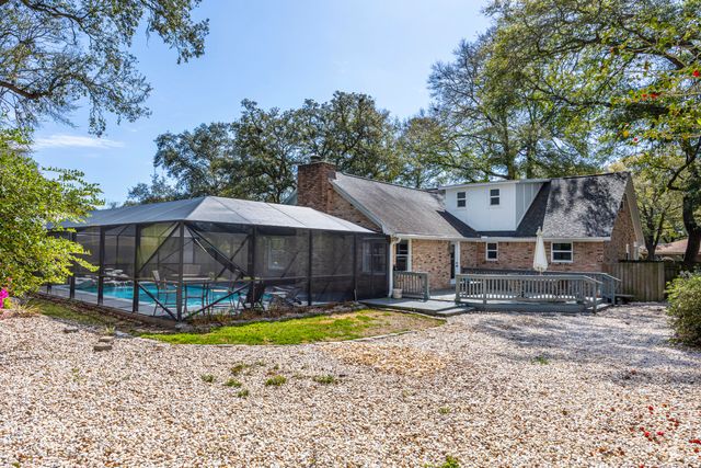 15 NE Wedgewood Lane, Fort Walton Beach, FL 32547