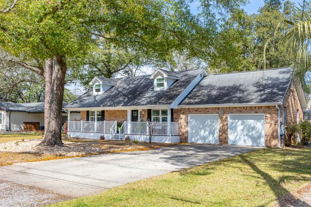 15 NE Wedgewood Lane, Fort Walton Beach, FL 32547