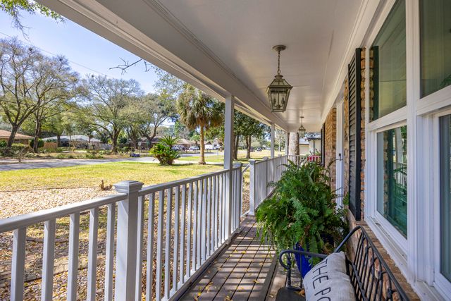 15 NE Wedgewood Lane, Fort Walton Beach, FL 32547