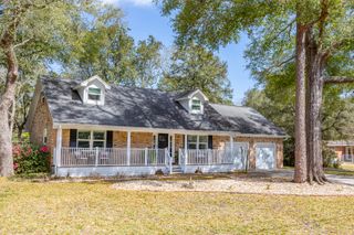 15 NE Wedgewood Lane, Fort Walton Beach, FL 32547