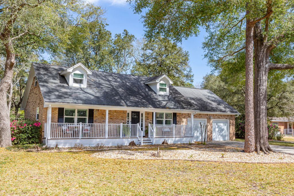 15 NE Wedgewood Lane, Fort Walton Beach, FL 32547