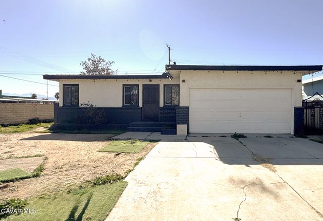 1866 E Avenue Q11, Palmdale, CA 93550