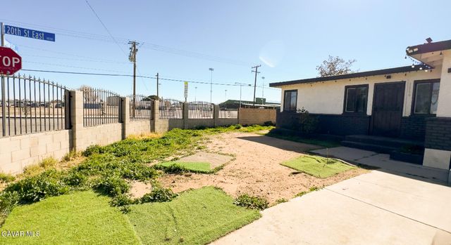 1866 E Avenue Q11, Palmdale, CA 93550