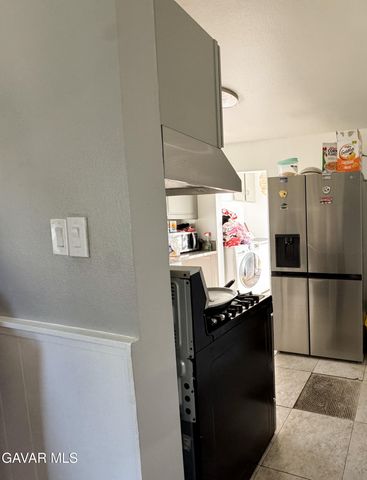 1866 E Avenue Q11, Palmdale, CA 93550