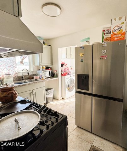 1866 E Avenue Q11, Palmdale, CA 93550